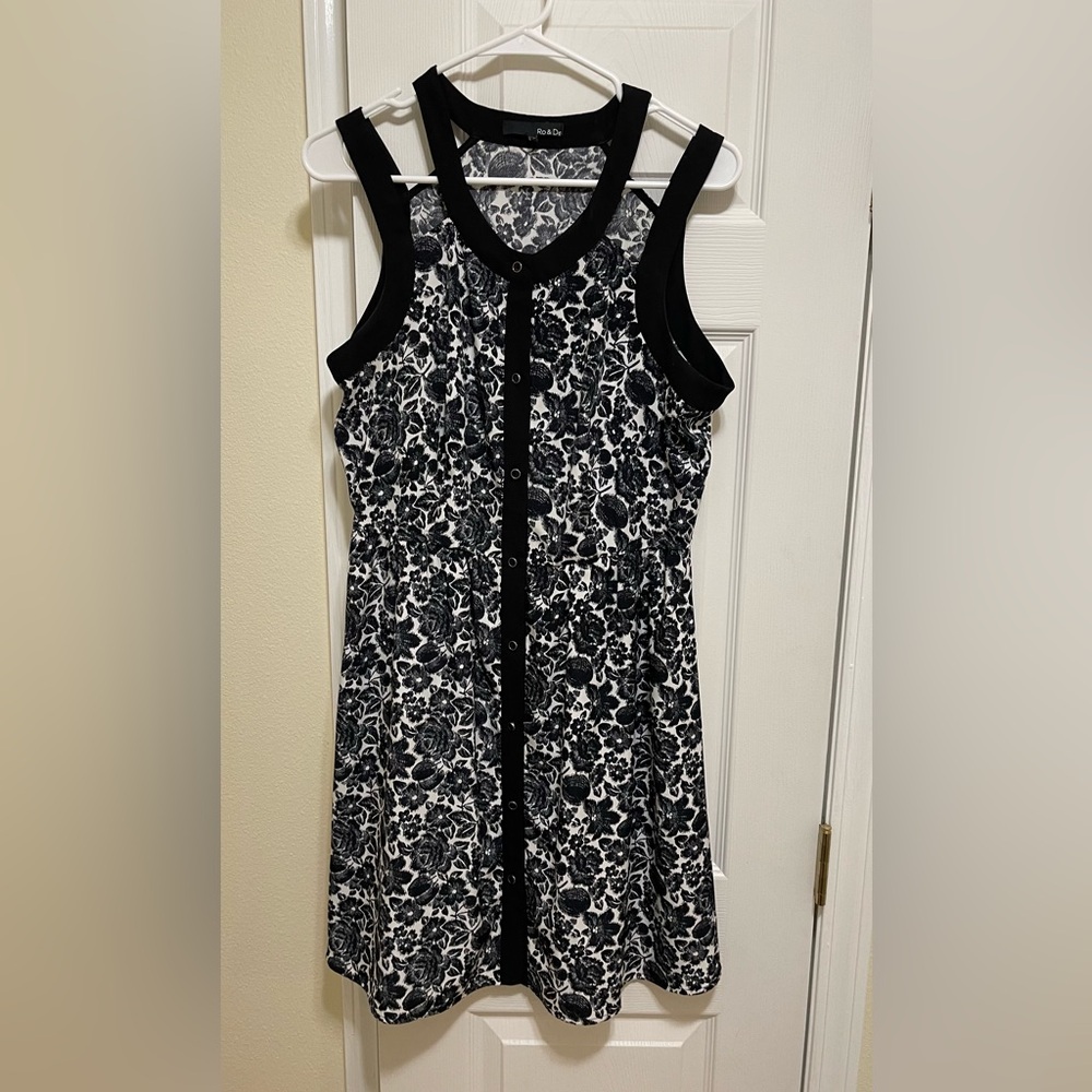 Ro & De Black and White Floral Midi Dress